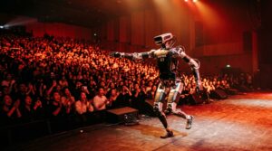 Robot Unitree G1 sur scene lors d un spectacle de danse en Chine province du Shaanxi