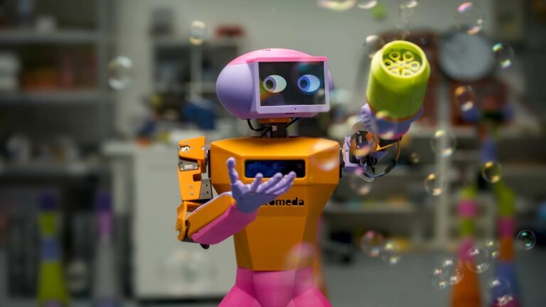 Abi robot compagnon Andromeda Robotics pour personnes agees