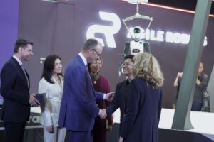 Humanoïde Agile ONE face au chancelier allemand Friedrich Merz au Hanover Messe 2026