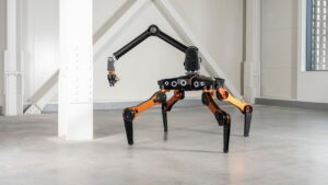 Robot quadrupede Mantis d All3 sur chantier de construction