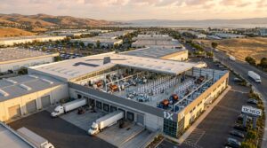 Vue aérienne de l'usine NEO de 1X à Hayward, en Californie