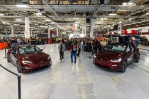 Les dernières Tesla Model S et Model X sortent de l usine de Fremont