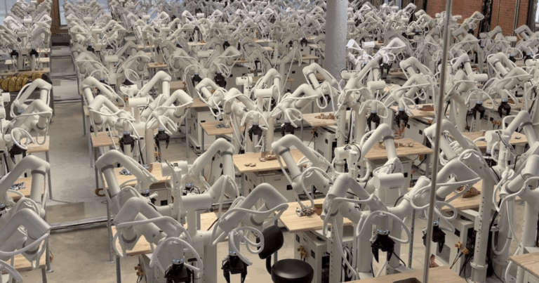 Tutor Intelligence allume DF1, sa flotte de 100 robots Sonny qui forme l&rsquo;IA factory-ready Ti0