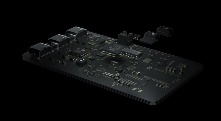 Plateforme Itera fluid circuit board en verre et metal liquide pour prototypage hardware en temps reel