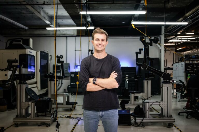 Standard Bots lève 200 millions de dollars à 1 milliard de valorisation pour fabriquer ses bras robotisés aux États-Unis