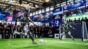Au MWC Shanghai, des robots humanoïdes tirent des penalties pendant que la Coupe du Monde bat son plein