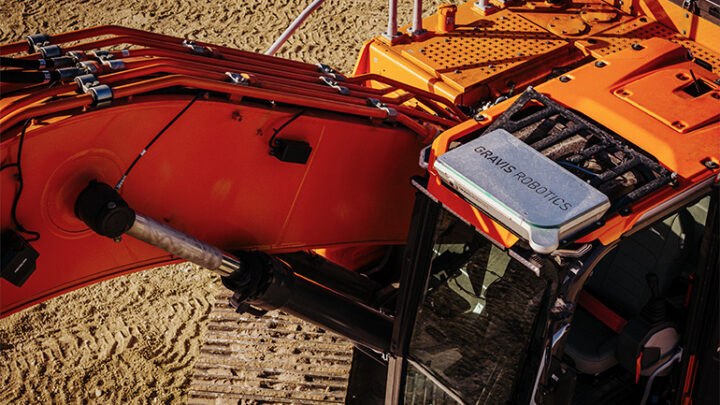 Le kit Gravis Rack monté sur un engin de chantier autonome