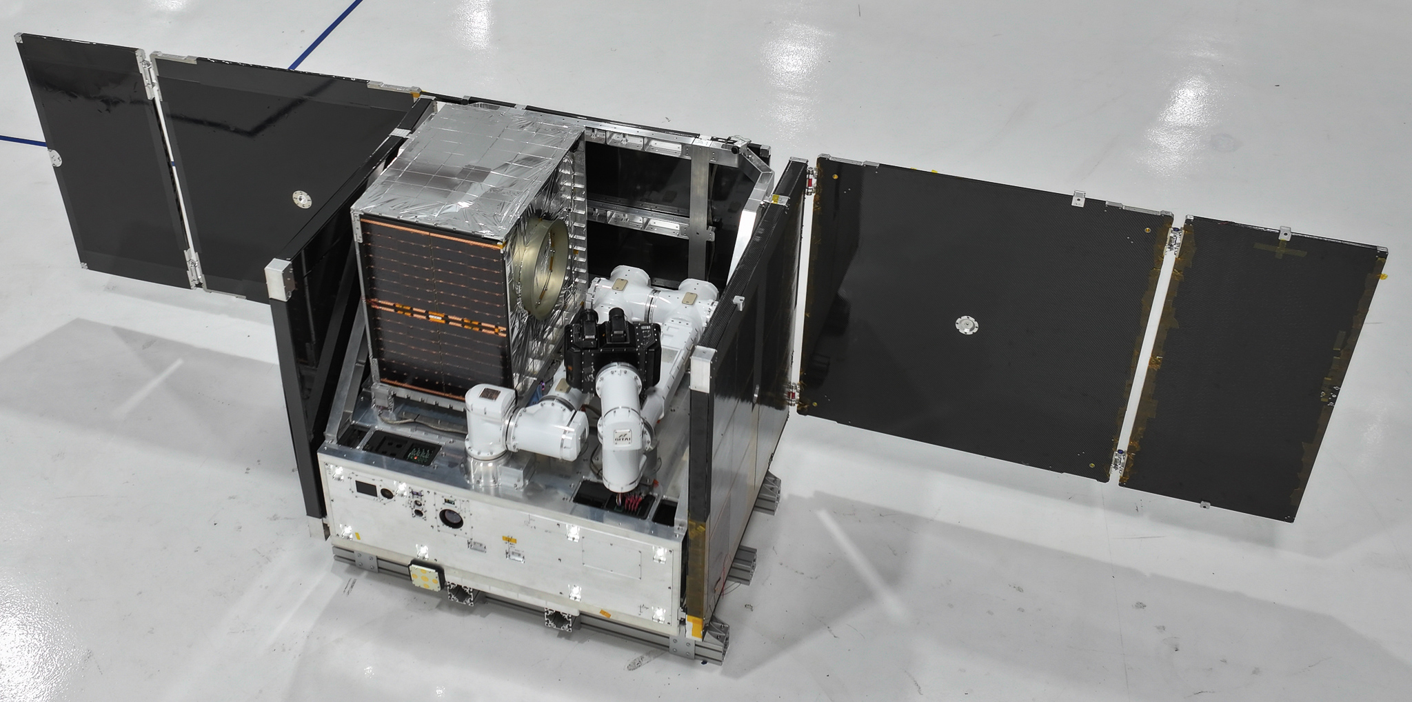 Satellite robotique S3 de GITAI destiné aux opérations de maintenance en orbite