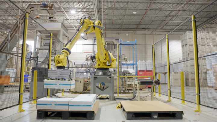 Cellule robotisée FANUC installée chez Pearl Crop par RentoRobot