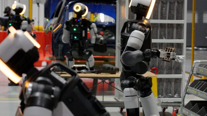 Robots humanoïdes Atlas dans le centre RMAC de Hyundai en Géorgie