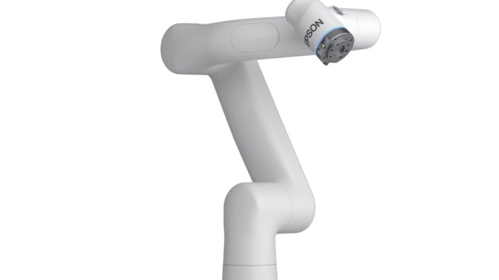 Robot collaboratif Epson AX6 à six axes sur fond blanc