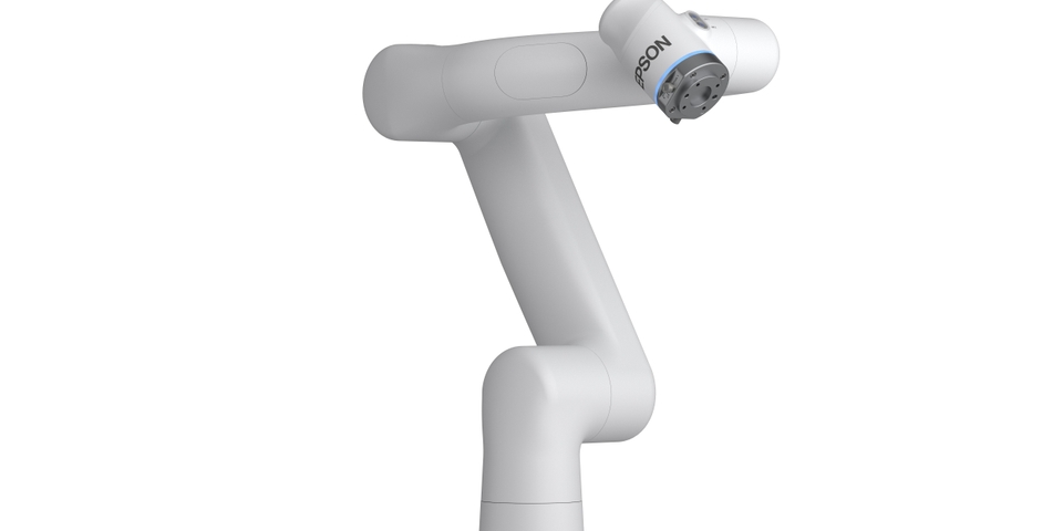 Robot collaboratif Epson AX6 à six axes sur fond blanc
