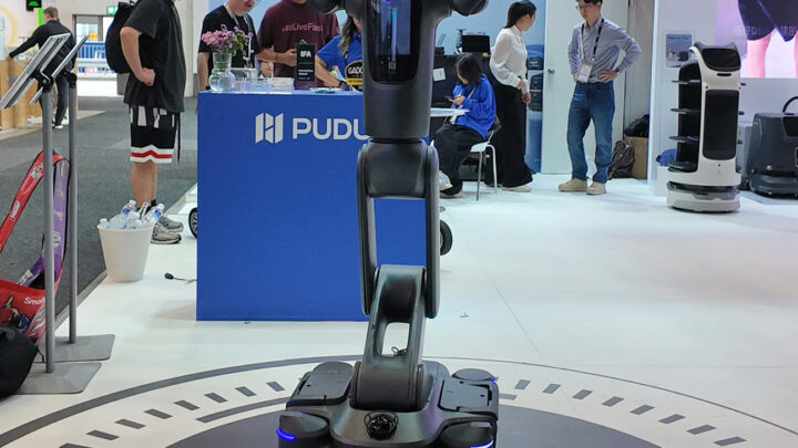 Robot semi-humanoïde PUDU D7 présenté à l’IFA 2026