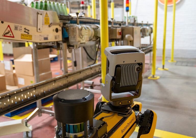 Boston Dynamics relie Spot aux systèmes d’usine avec Orbit 5.2