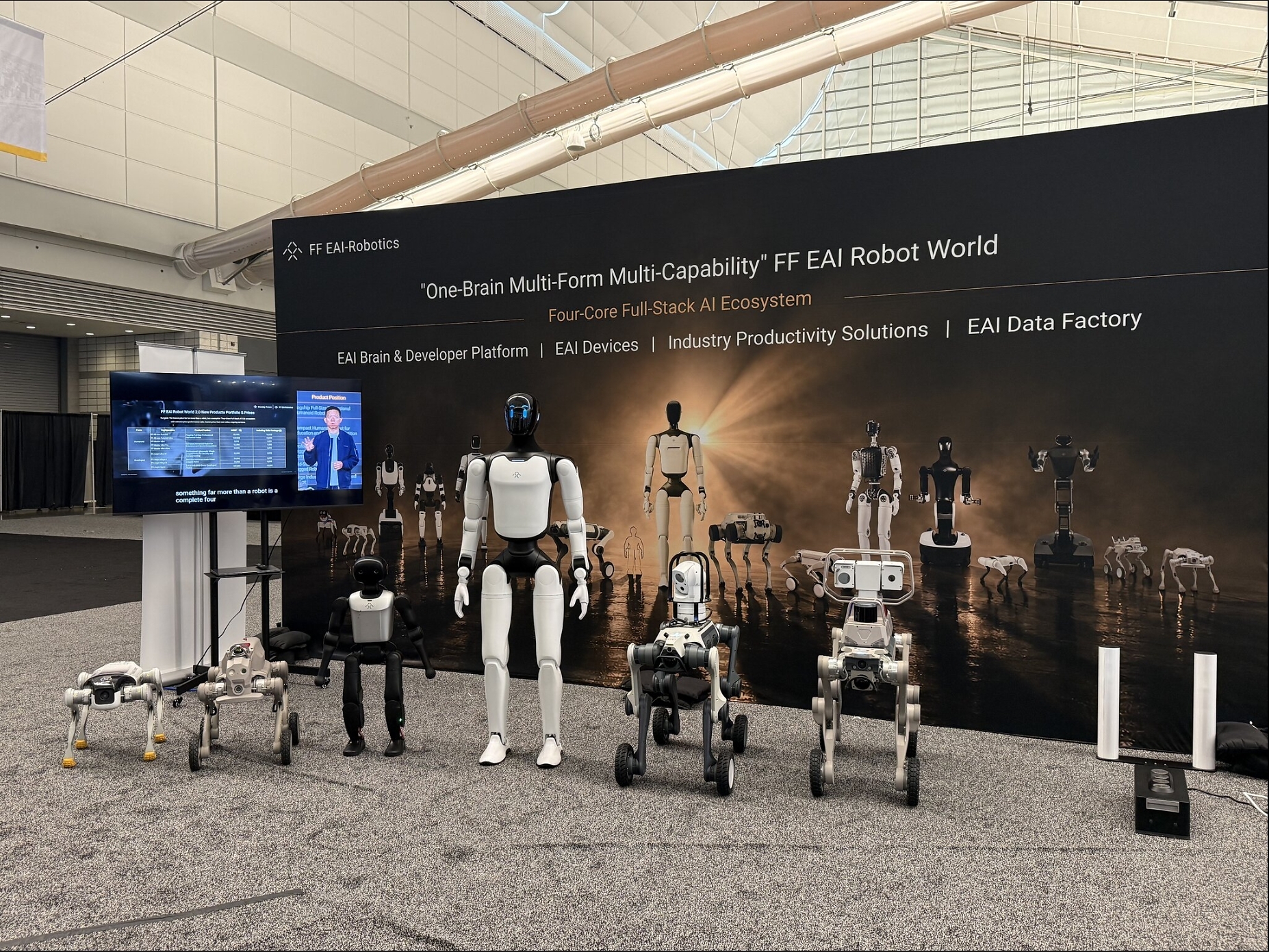 Robot mobile présenté par l’activité EAI Robotics de Faraday Future à IROS 2026