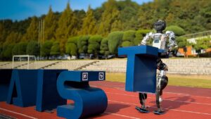 KAIST fait pousser 35 kg à son humanoïde v0.9 en marchant