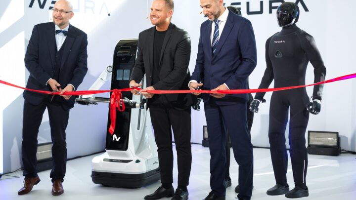 Humanoïde 4NE1 Gen 4 de NEURA Robotics présenté au TUM RoboGym de Munich