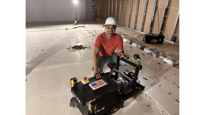 Robot carreleur Tyler de Human Friendly Robotics en fonctionnement sur un chantier