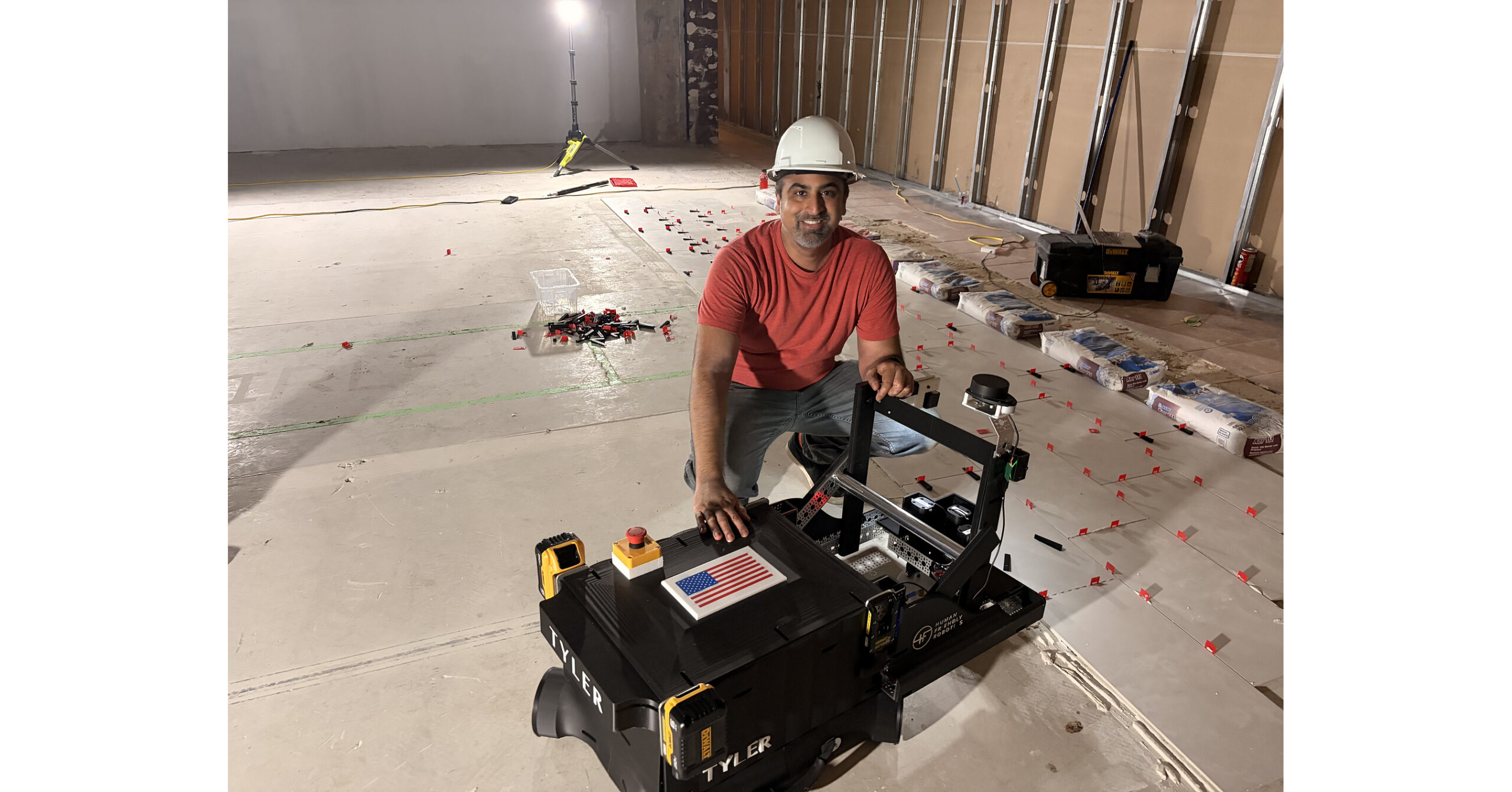 Robot carreleur Tyler de Human Friendly Robotics en fonctionnement sur un chantier
