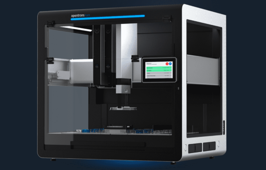 Robot de laboratoire Opentrons équipé de pipettes automatisées