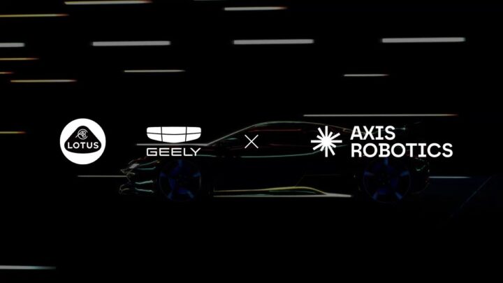 Robot industriel triant une pièce automobile pour le partenariat Axis Robotics et Lotus Cars