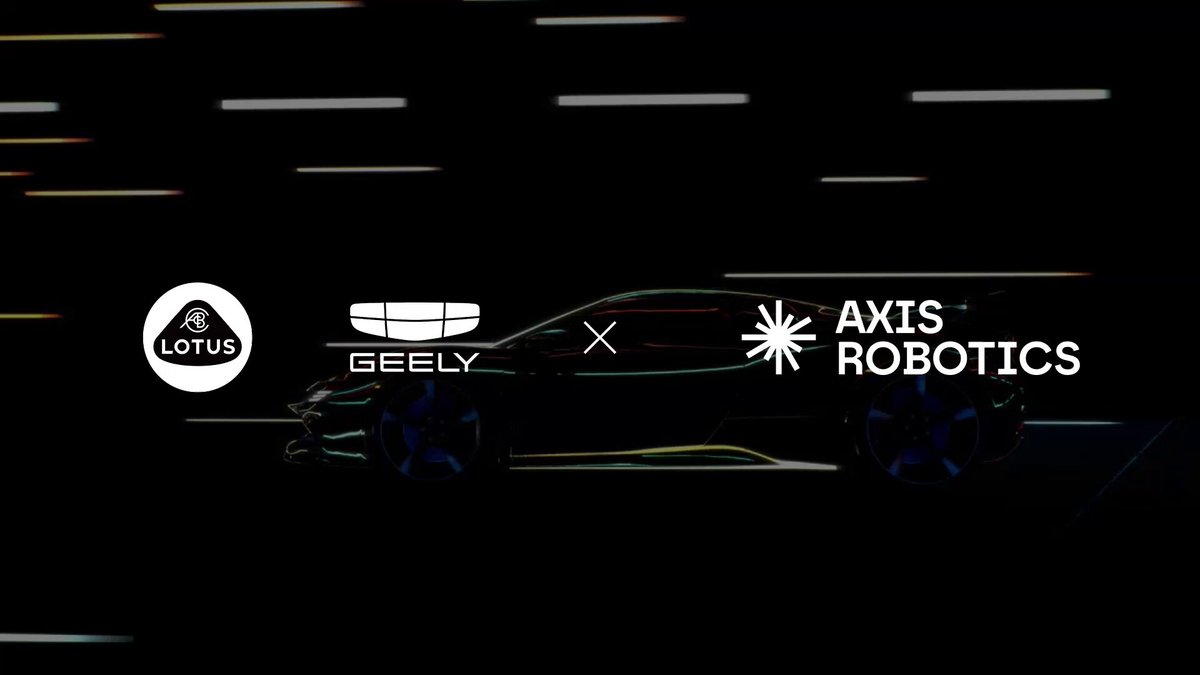 Robot industriel triant une pièce automobile pour le partenariat Axis Robotics et Lotus Cars