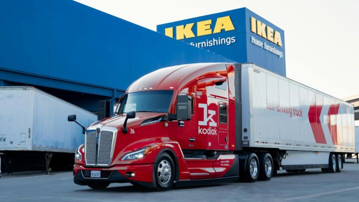 Camion autonome Kodiak transportant du fret IKEA au Texas